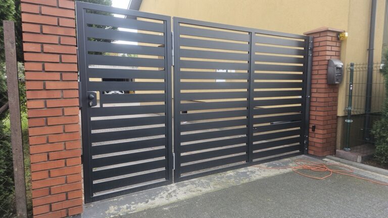 Tore mit Integrierter Pforte 20250801 125510 1